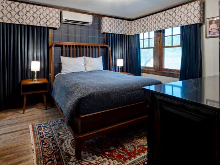 custer state park lodge room 768x576