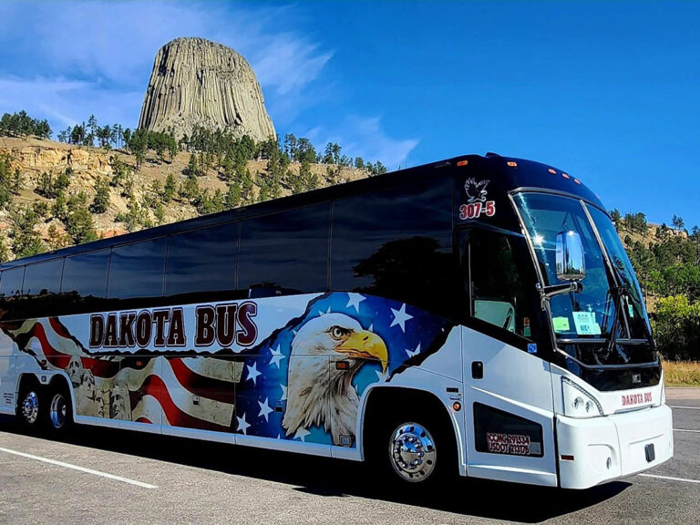 dakota bus service bus 768x576