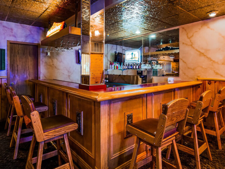 deadwood miners hotel restaurant bar 768x576