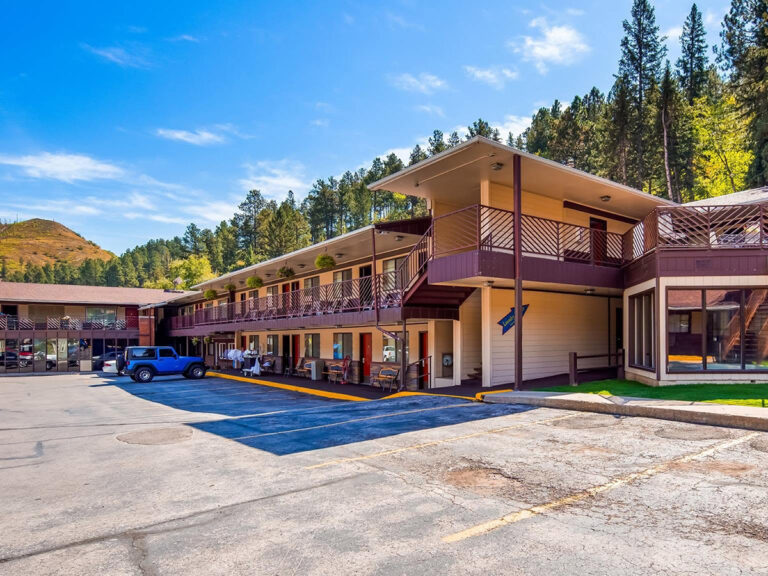 deadwood miners hotel restaurant front 768x576