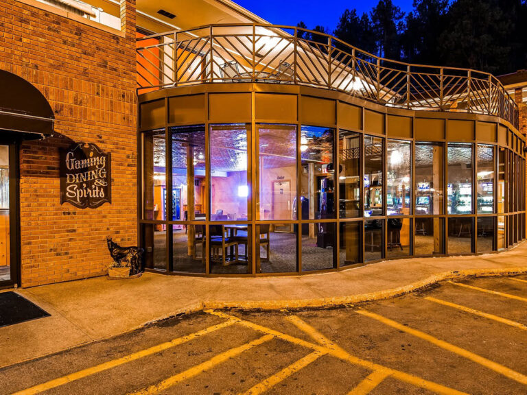 deadwood miners hotel restaurant outside night 768x576