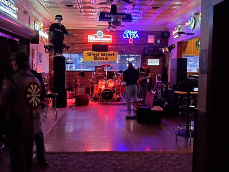 oasis fireside sturgis band 768x576