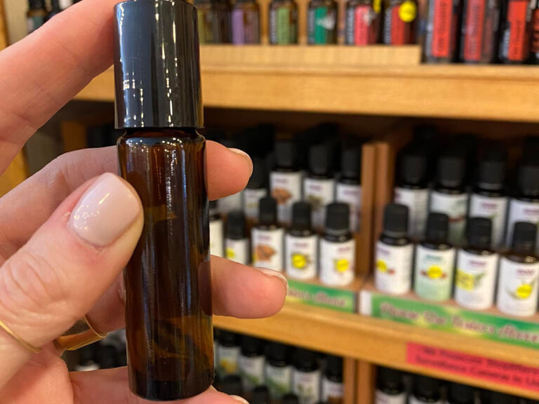staple and spice market essential oils 768x576