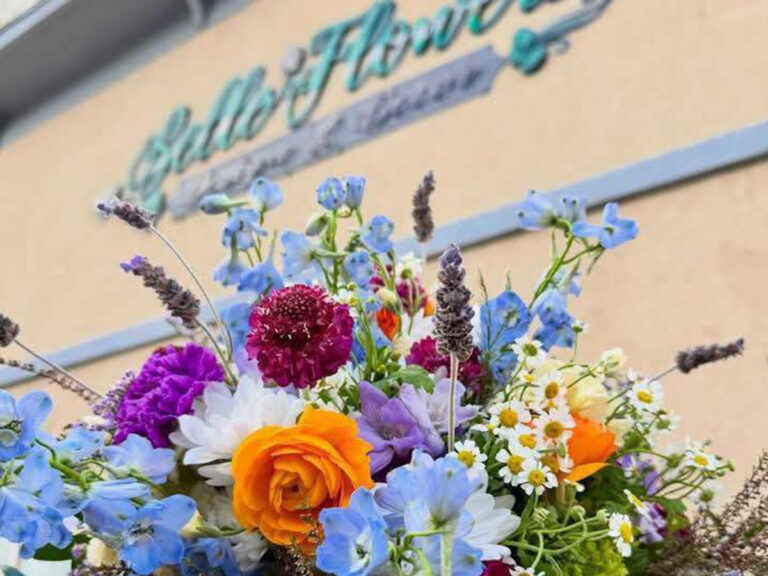 belle flowers bouquet and sign 768x576