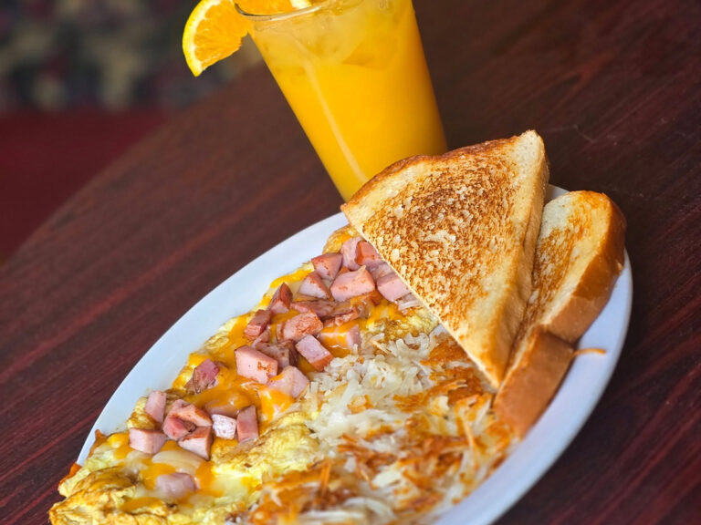 historic bullock hotel breakfast 768x576