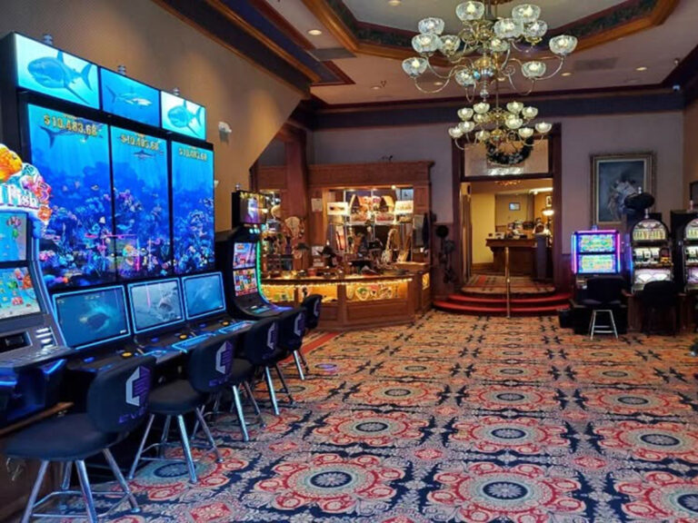 historic bullock hotel lobby 768x576