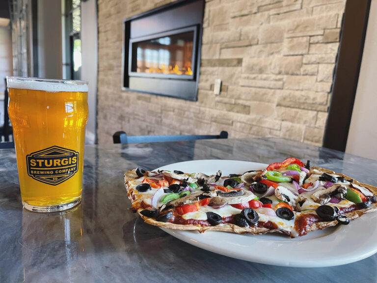 sturgis brewing company pizza and beer 768x576