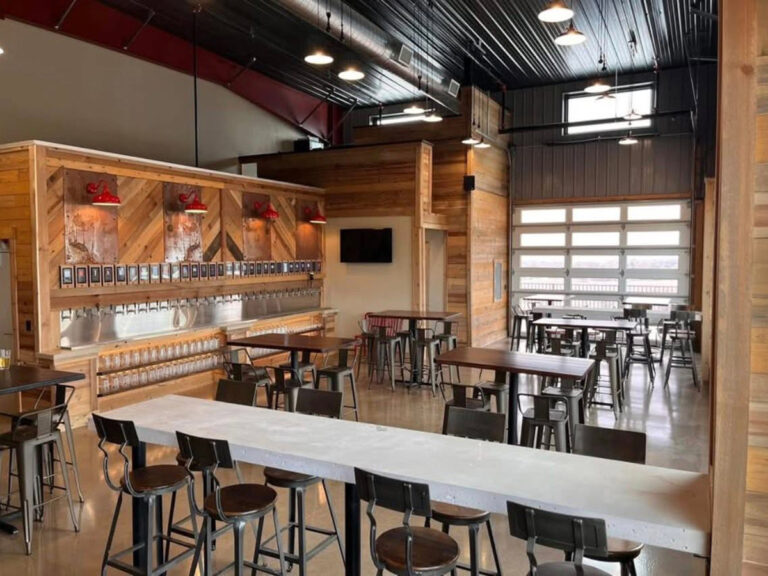 valley taphouse tables and taps 768x576